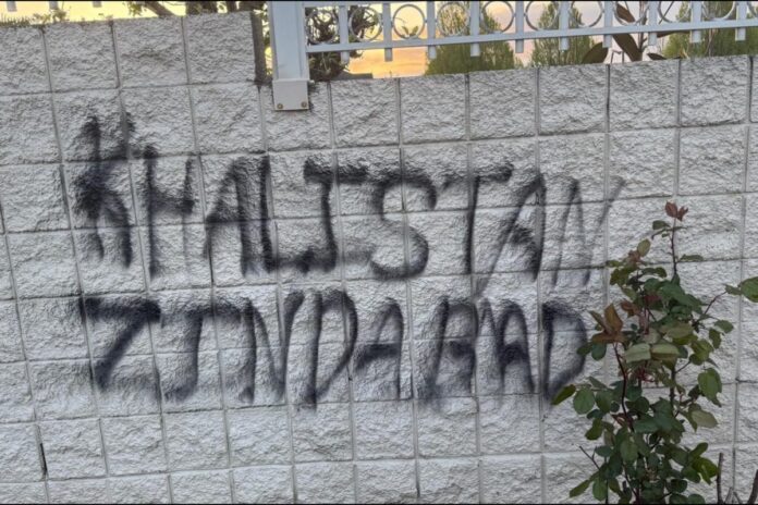 gurdwara-in-canada-vandalised-by-‘extremist-forces’,-smeared-with-pro-khalistan-graffiti