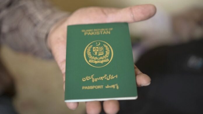 india-revokes-pakistanis’-visas,-advises-citizens-to-return-as-it-ups-offensive