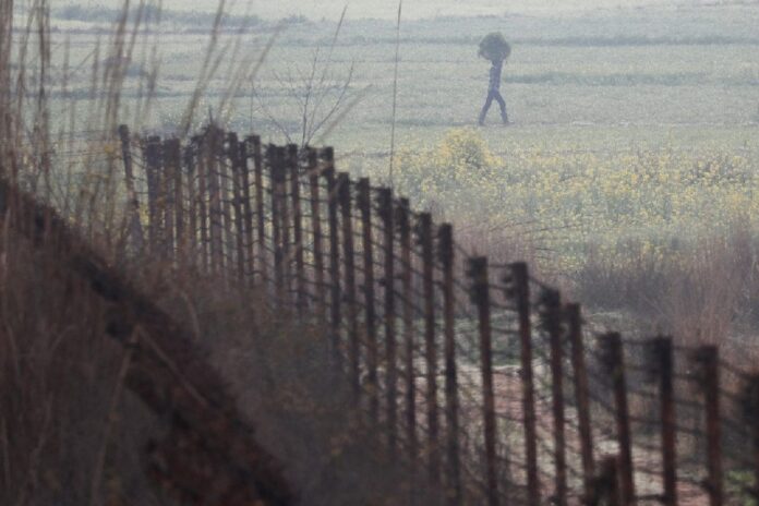 pakistan-boosts-border-troops,-tells-soldiers-to-monitor-only-from-bunkers:-sources