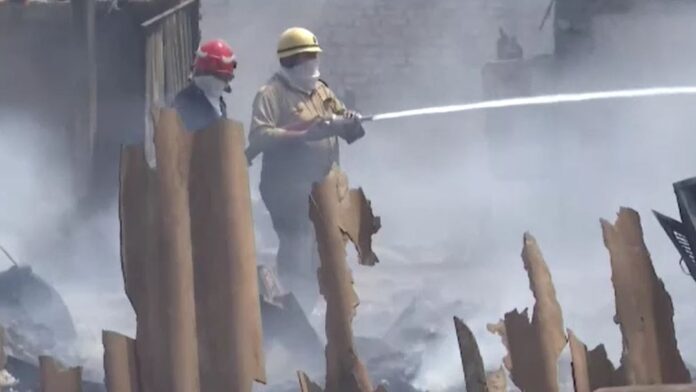 2-children-die-after-massive-fire-breaks-out-at-jhuggi-cluster-in-delhi’s-rohini