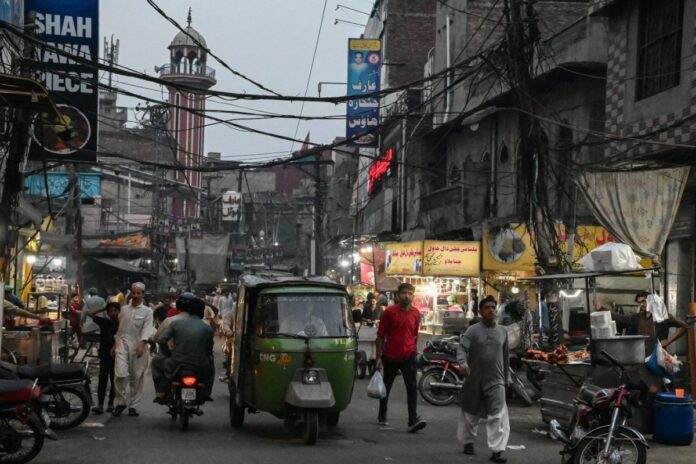 heera-mandi’s-lights-are-going-out:-india-pakistan-crisis-sends-sex-work-into-hiding