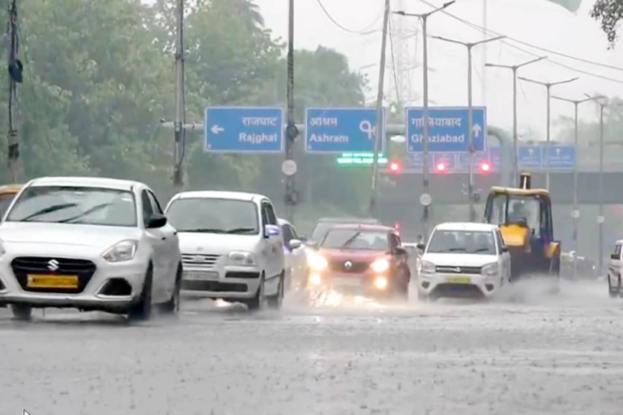 delhi’s-heaviest-may-rain-in-four-years-brings-temperatures-down-by-7°c-10°c;-what’s-next?
