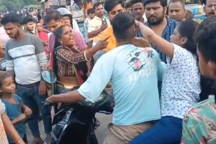 ‘thrashed-with-slippers’:-parents-catch-son,-girlfriend-eating-noodles,-beat-them-up-|-video