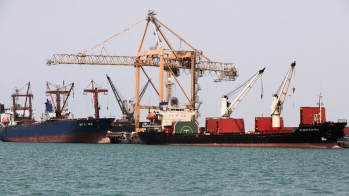 six-strikes-on-yemen-port-day-after-tel-aviv-attack,-houthis blame israel