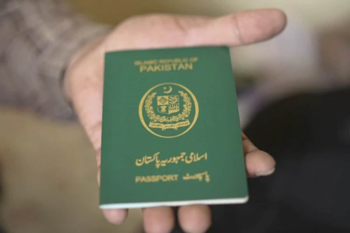 ‘reapply-or-leave’:-india-issues-fresh-directive-for-pakistanis-on-long-term-visa