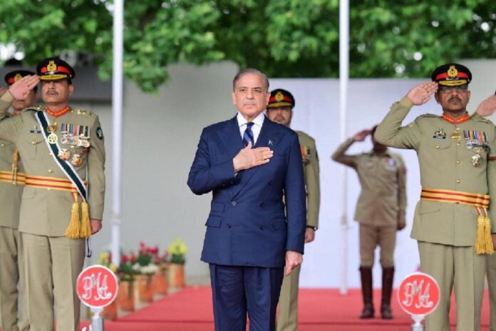 pakistan-pm-shehbaz-sharif-backing-army-chief-munir-to-ensure-his-survival,-sources-say