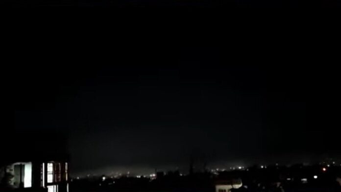 live:-india-hits-lahore-after-foiling-pak-attacks,-say-sources;-blast-in-peshawar