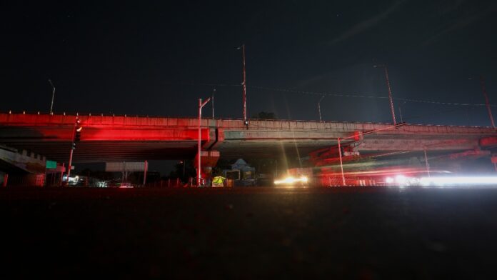 india-hits-lahore-in-retaliation-hours-after-taking-down-its-air-defence:-sources