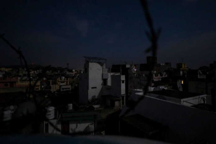 drone-attacks,-heavy-shelling,-blackouts-on-3rd-day-of-pakistan-aggression:-what-we-know-so-far