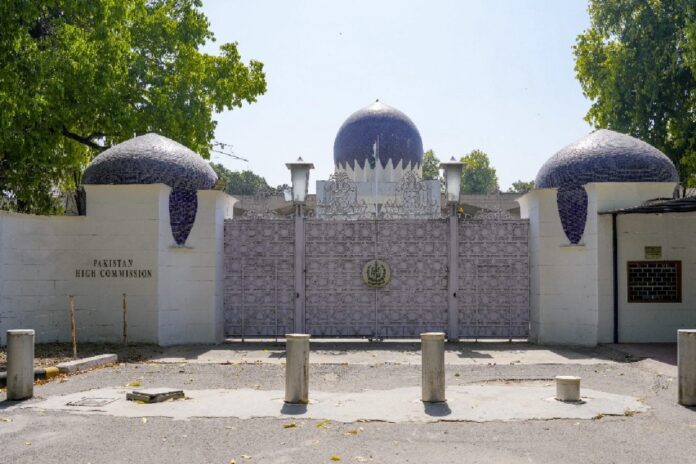 india-expels-pakistan-mission-staffer,-gives-24-hours-deadline-to-leave