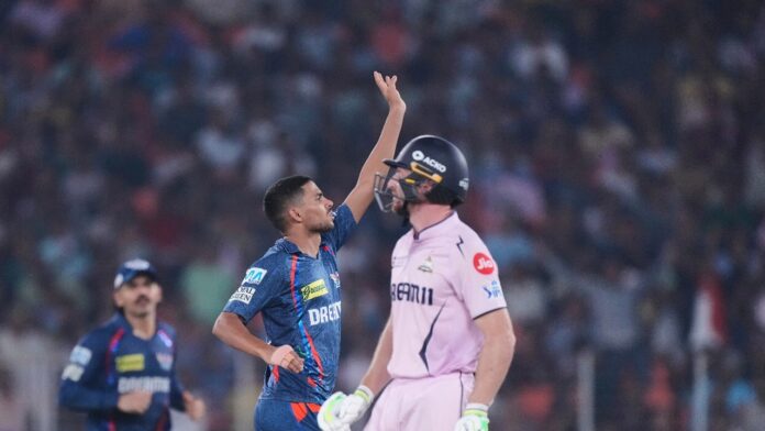 watch:-akash-singh-goes-full-proxy-for-digvesh-rathi,-nails-notebook-celebration