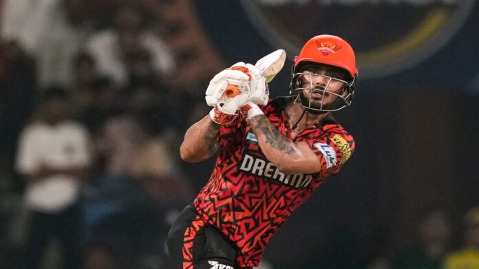 ishan-kishan-dents-rcb’s-top-2-chances-as-srh-play-spoilsport