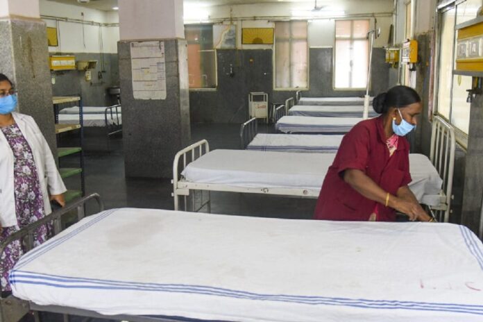 covid-cases-rise-across-india,-most-infections-mild;-deaths-reported-in-karnataka,-maharashtra