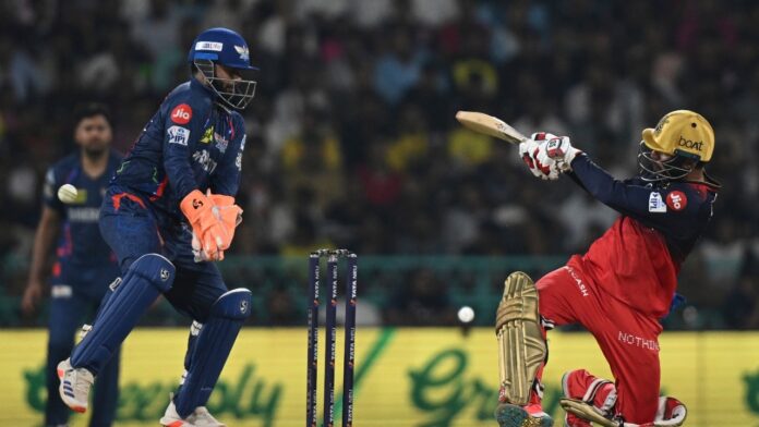 watch:-jitesh-sharma-hugs-rishabh-pant-after-lsg-captain-withdraws-run-out-appeal