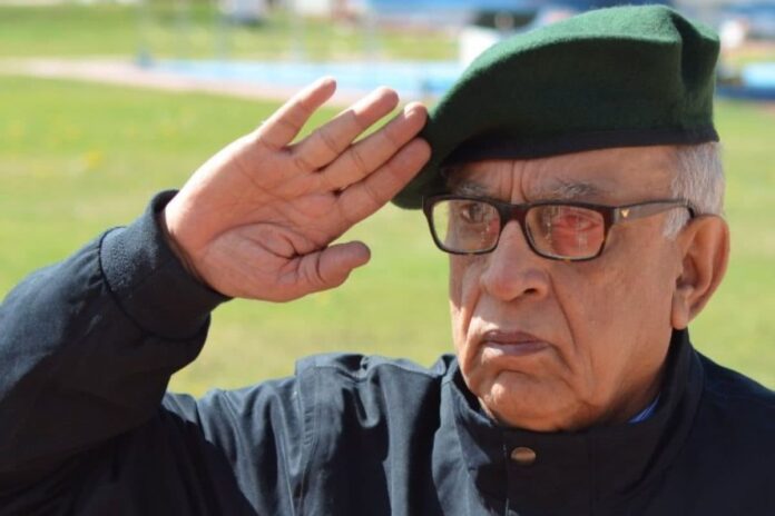 this-father-visits-drass-every-year-to-keep-a-promise-made-to-his-fallen-soldier-son-in-kargil