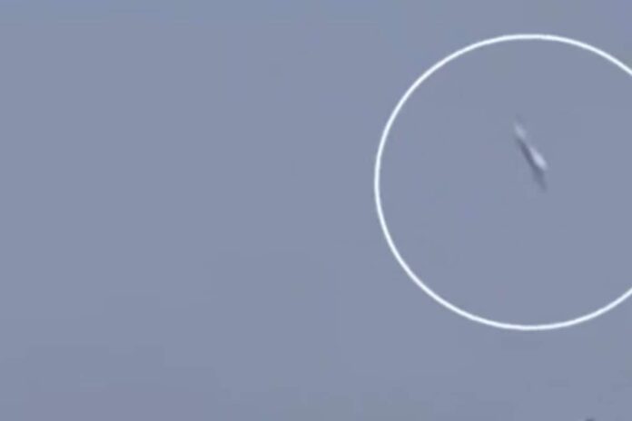 on-camera:-south-korean-navy-patrol-aircraft-spirals-out-of-control-before-deadly-crash