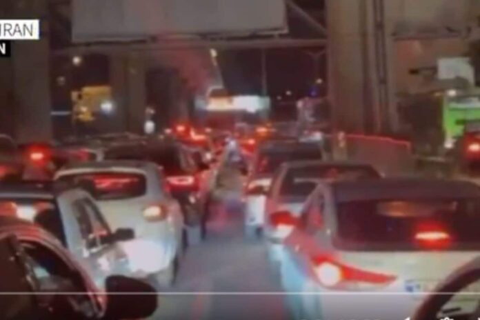 heavy-traffic-in-tehran-as-residents-flee-capital-amid-intensifying-iran-israel-conflict-|-video