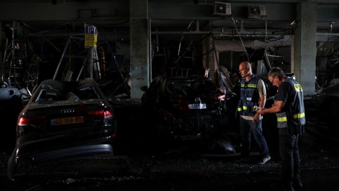 live:-explosions-heard-in-isfahan,-home-to-iran’s-top-nuclear-research-site