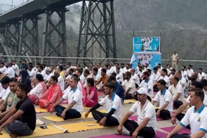indian-railways-hosts-yoga-sessions-on-iconic-chenab,-anji-and-pamban-bridges