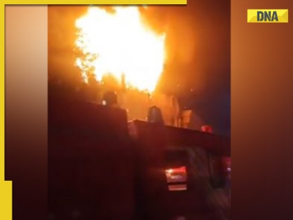 massive-fire-break-out-at-banquet-hall-near-delhi’s-motinagar;-one-person-feared-trapped