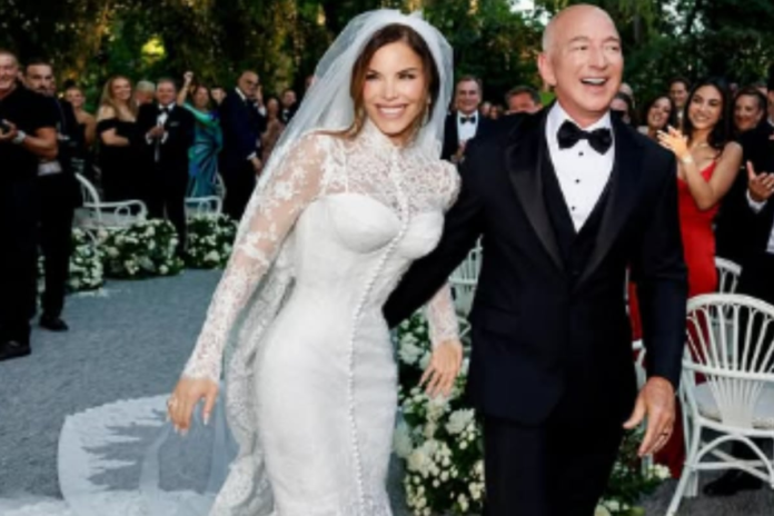 jeff-bezos-and-lauren-sanchez-are-now-married:-first-pic-from-their-dreamy-venice-wedding