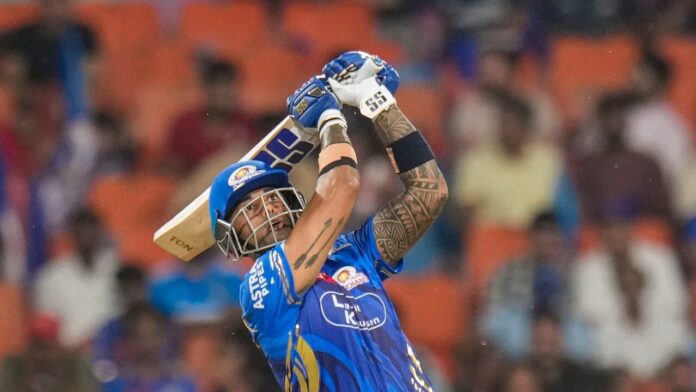 suiryakumar-yadav-breaks-ab-de-villiers’s-ipl-record-with-700-runs-in-2025