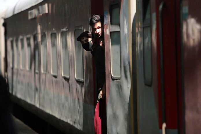 not-only-premium,-irctc-to-soon-offer-e-pantry-option-on-mail,-express-trains