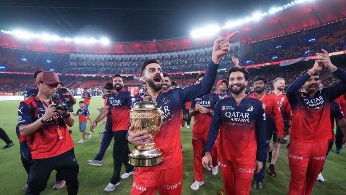 virat-kohli-thanks-rcb-fans-at-bengaluru-bash:-no-fanbase-like-this-in-the-world
