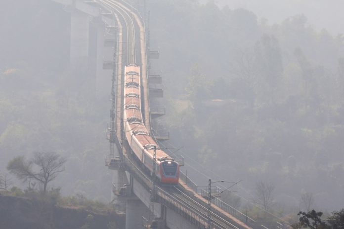 rs-700-ticket,-3-hour-trip,-stop-at-banihal:-katra-srinagar-vande-bharat-starts-june-7