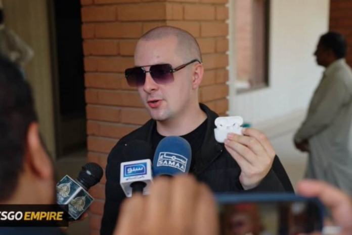 uk-vlogger-loses-airpods-in-dubai,-finds-them-in-pakistan,-blames-‘cow-worshipping’-indians