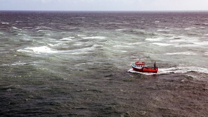 suspicious-boat,-likely-from-pak,-spotted-off-maharashtra-coast;-state-on-alert