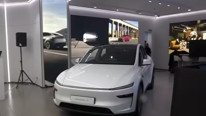 tesla’s-india-debut,-model-y-takes-centrestage-as-mumbai-showroom-opens