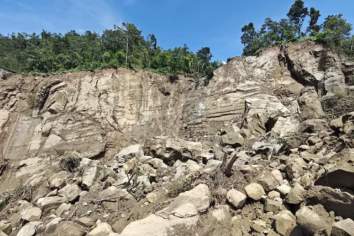 years-after-oil-hunters-came-and-left,-himachal’s-syathi-sinks;-61-villagers-move-into-temple