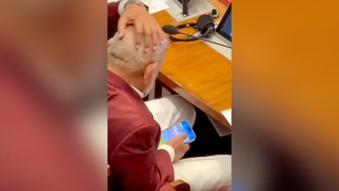 maharashtra-minister-caught-playing-rummy-in-house?-sharad-pawar’s-ncp-shares-video