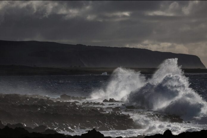 three-powerful-earthquakes-strike-off-russia’s-far-east,-tsunami-alert-issued