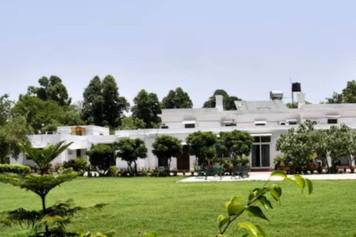 former-v-p-jagdeep-dhankhar-to-get-type-8-bungalow,-here’s-what’s-inside