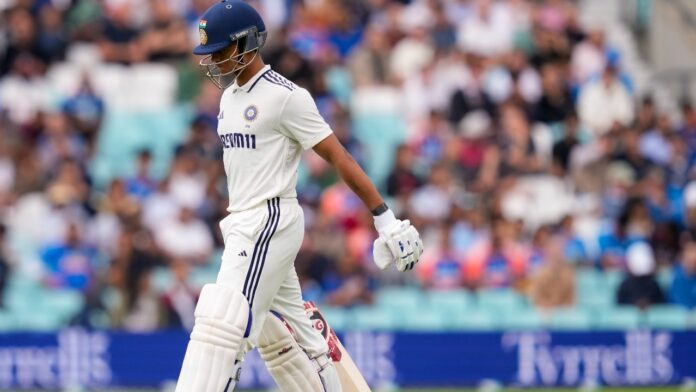 sunil-gavaskar-highlights-yashasvi-jaiswal’s-major-technical-concern