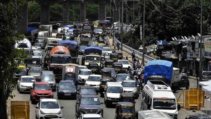 ahead-of-raksha-bandhan,-delhi-ncr-witnesses-heavy-jam;-traffic-advisory-issued