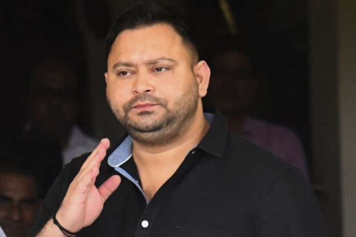 poll-body-terms-voter-card-shown-by-tejashwi-yadav-‘fake’,-asks-him-to-submit-it-by-august-16