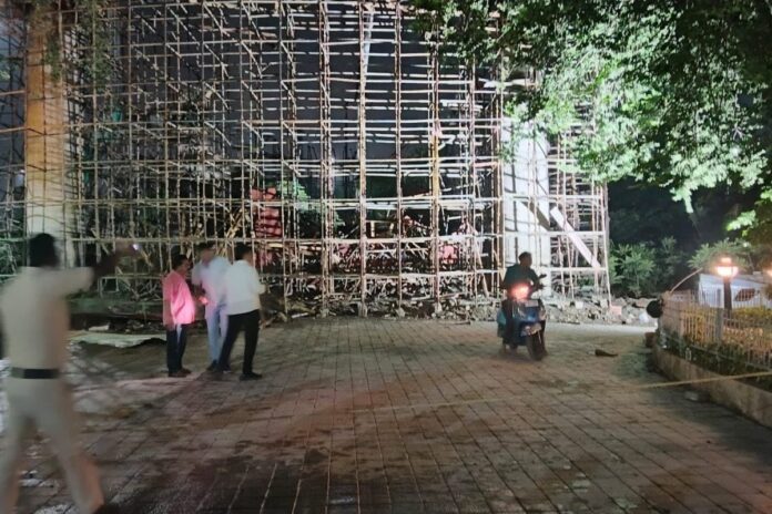 slab-collapses-at-mahalaxmi-temple-in-nagpur’s-koradi,-several-workers-injured