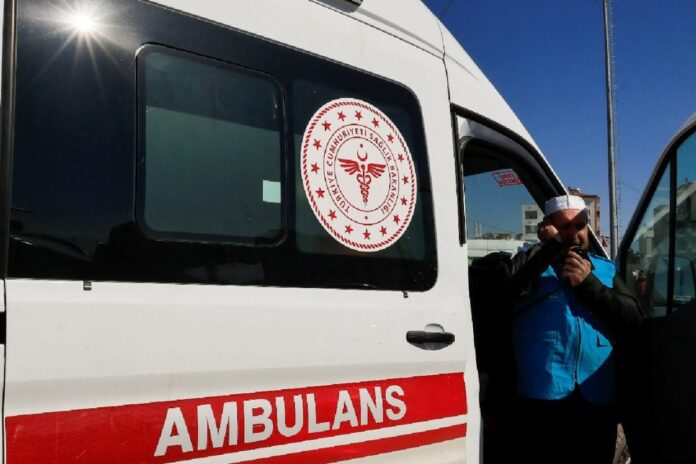 magnitude-6.2-earthquake-strikes-western-turkey,-authorities-report-damage