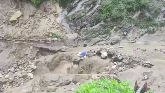 44-dead,-over-200-missing-as-cloudburst-in-j&k’s-kishtwar-triggers-flash-flood