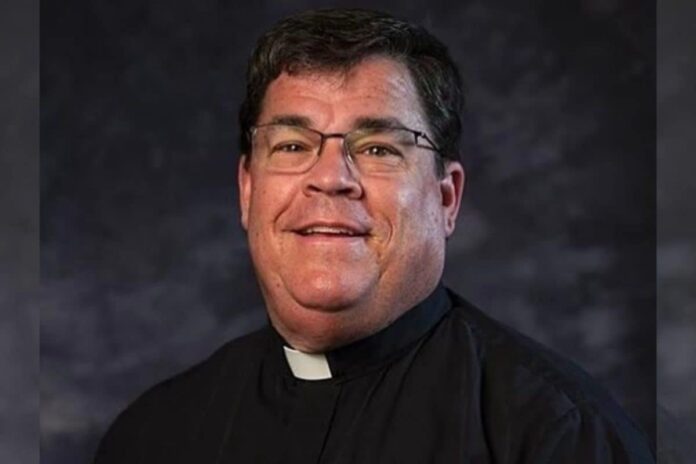us-priest-accused-of-having-sex-with-teen-stripper,-paying-nearly-$400,000-in-hush-money
