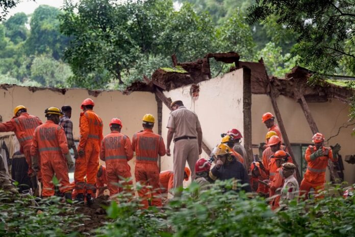 6-killed-after-roof-collapse-at-dargah-sharif-patte-shah-near-humayun’s-tomb-in-delhi
