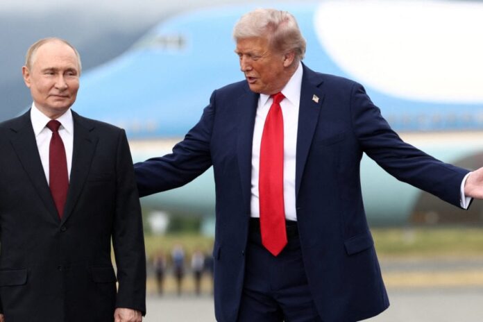 handshakes,-chuckles-&-sharing-potus’-‘beast’-car:-watch-trump’s-warm-welcome-to-putin-in-alaska