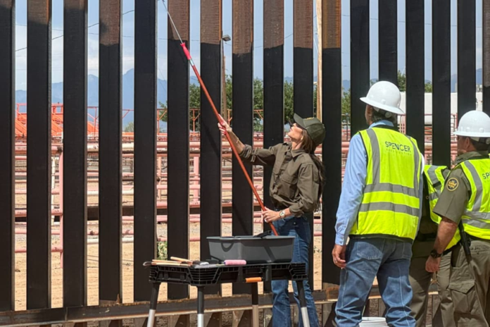 us-mexico-border-wall-to-be-painted-black-to-deter-migrants-from-climbing-|-watch