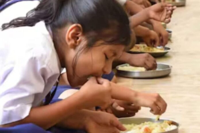 chhattisgarh-hc-orders-rs-25,000-compensation-for-students-who-ate-dog-soiled-mid-day-meals