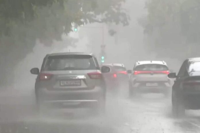 delhi-ncr-soaked-again-as-imd-sounds-yellow-alert-for-today;-spicejet-issues-advisory