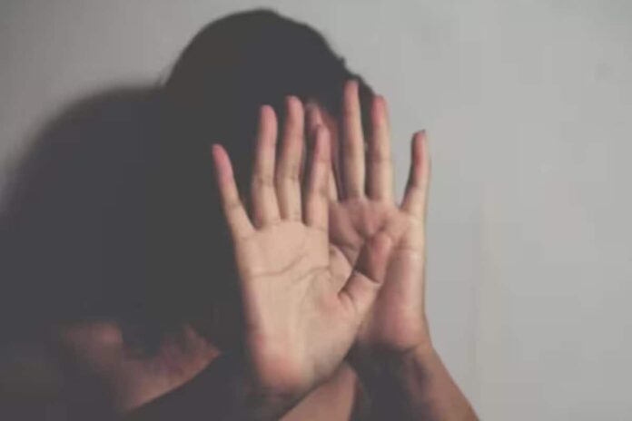 first-he-beat-her,-then-put-hot-knife-in-her-mouth:-madhya-pradesh-man-assaults-wife-over-dowry