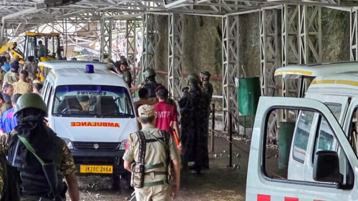 31-dead,-several-feared-trapped-after-landslide-hits-vaishno-devi-yatra-route